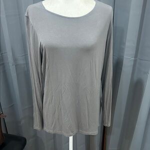 Elegant Women's Long Sleeve Top in Gray super comfy